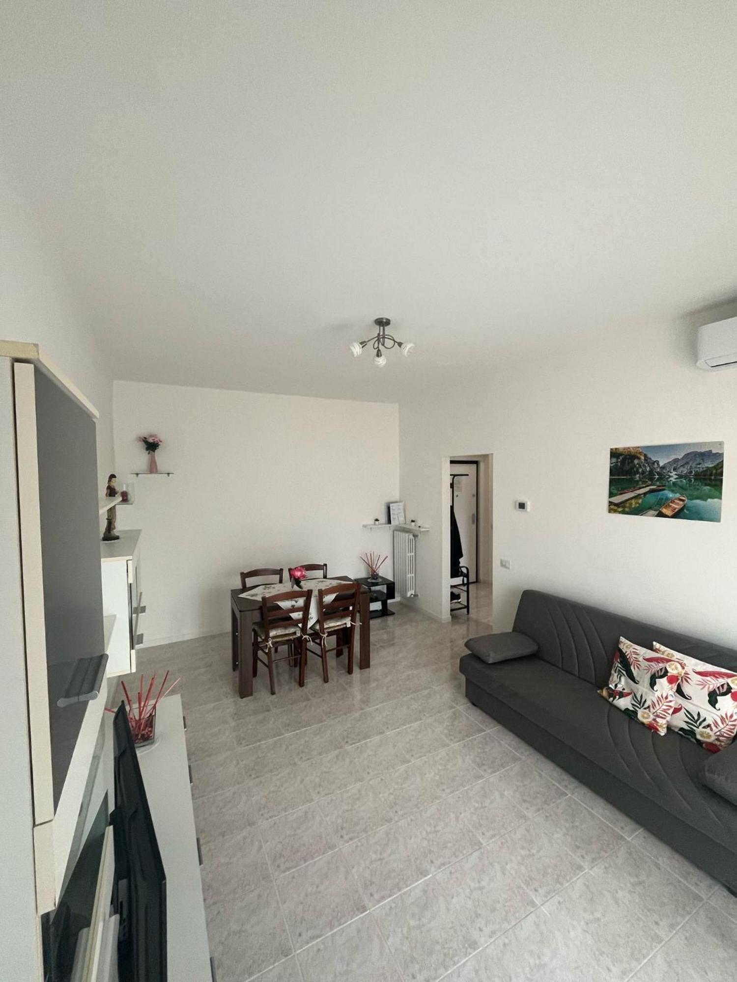 Flori's Apartment *